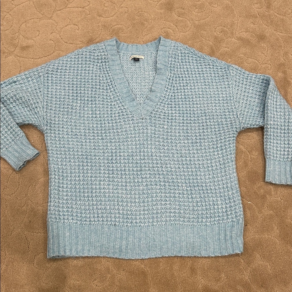 American Eagle Outfitters Women's light blue V-Neck Waffle Knit Sweater, Size S